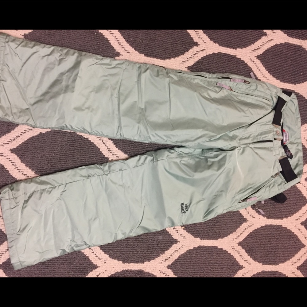 💙SKI PANTS!!! For ur next CO/UT trip!!